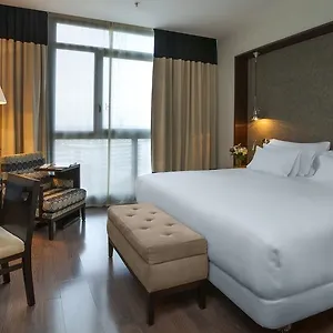 4* فندق إن إتش كوليكشن سيفيلا