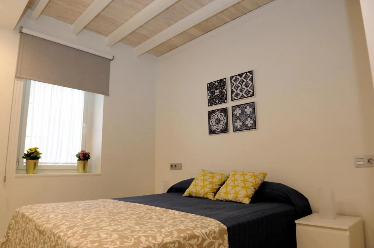 Apartment The Wall Of The Alcazar Palace Seville Spain